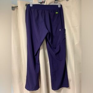 Med couture Activate scrub pants in Plum
